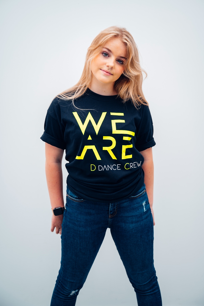 capsule Een zin Correlaat DC Dance Academy We are T-shirt Zwart met Gele opdruk - DC Dance